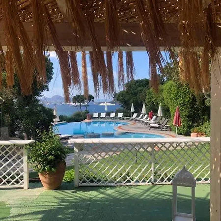 Capriccioli Hotel 4*